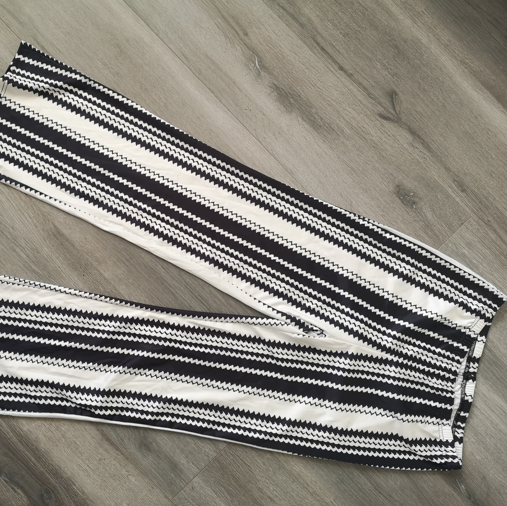 Vertical ZigZag Stripes Wide Leg Flared Pants Black White - Picture 8 of 8